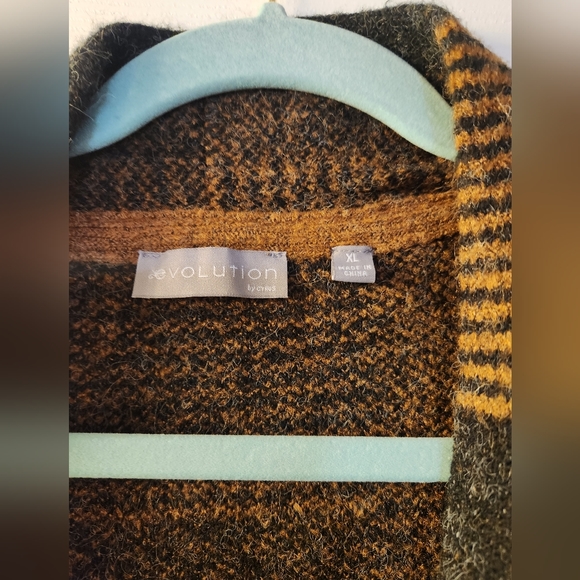 039. The Evolution by Cyrus Miley Two Pocket Cardigan - Picture 7 of 8